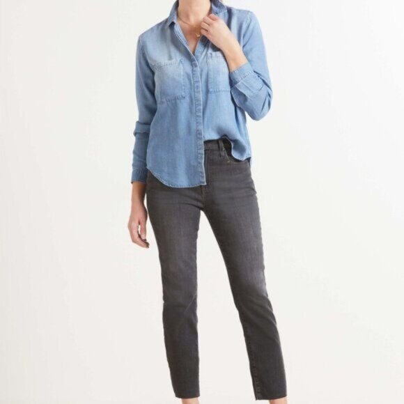 Cloth & Stone Denim Shirttail Button Down Chambray Shirt Large Casual Light - Picture 2 of 10